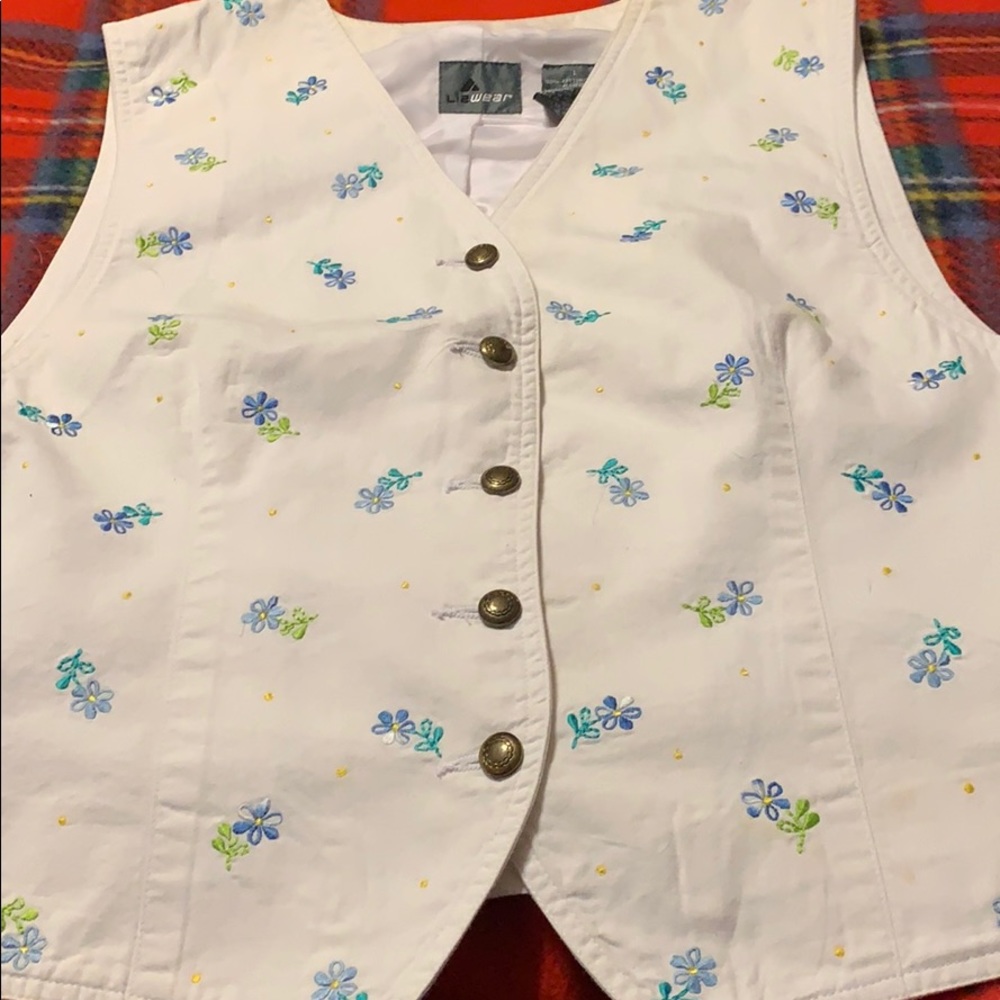 Liz Claiborne Liz Wear white button up vest -Large